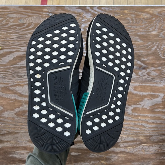 NMD R1 Core Black men’s - Picture 3 of 3